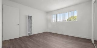 Sunset Square Gallery 43