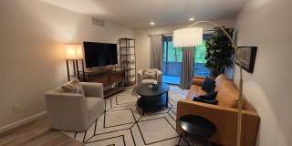 2 Bedroom 1 Bath - Blocks from Pearl Street and Downtown Gallery 3