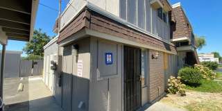 Spacious Townhome Gallery 1