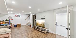 1009 Grand Ave Gallery 15