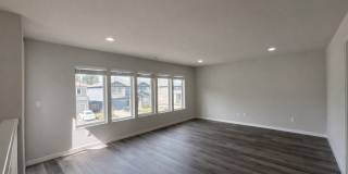 Spacious 4-Bedroom Home with Balcony and Fenced Yard in Marysville Gallery 30