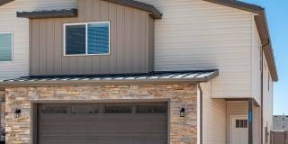 Looks Almost Brand New Townhome! Available Now! Gallery 1