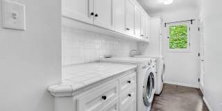 Luxurious Remodeled Home with ADU in Valley Village Gallery 15