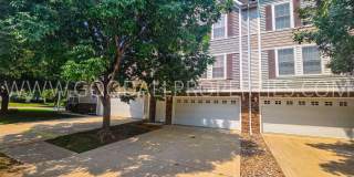 2-Bedroom, 2.5-Bath Urbandale Townhome with Attached 2-Car Garage Gallery 1