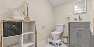 462 Glendale Avenue Gallery 16