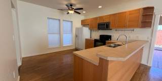 3 Bedroom 2 bath single family house Gallery 4