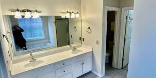 Stunning 3 bedroom, 3 bathroom Home in Desirable Jenks Neighborhood! Gallery 15