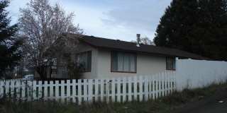 ~Centrally Located 3 Bedroom Home~ Gallery 3