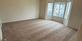 Spacious 2 bed/2.5 bath with bonus room townhome off Road 68 Gallery 14