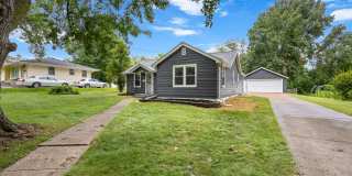 4 Bedroom Remodeled with 2 Stall Detached Garage 4 Bedroom Remodeled with 2 Stall Detached Garage Gallery 11