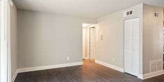 Pendleton Heights Apartments Gallery 13