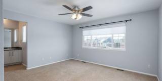 Spacious 5 BR House in Aurora Gallery 7