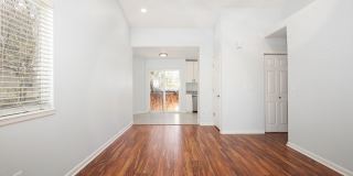 Beautiful 3 bed / 2 bath duplex in Uptown Neighborhood! Gallery 4