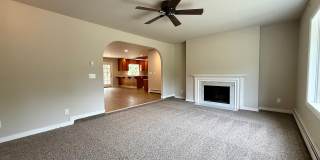 Stylish 3-Bedroom Remodel with Two Fireplaces and Mountain Views Gallery 12