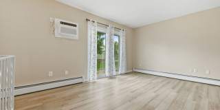 Charming 2BR Townhome w/ Attached Garage in Prime Lakewood Location! Gallery 6