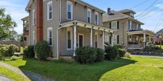 3 Bedroom, 2 Bathroom Home in Lititz! Available 11/15 Gallery 1