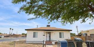 Spacious 3 Bedroom Home Available in El Centro! Gallery 1