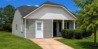 Charming 3BR House in Griffin Gallery 1
