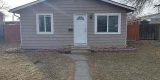 2 bed 1 bath house with garage Gallery 1