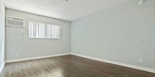 CCA - Columbia Court Apartments LP dba Tuscani Villas Gallery 8