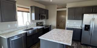 285 Southwest Sky Blue Way Gallery 1