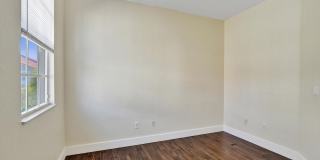 9075 Plymouth Place Gallery 17