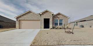 Very Nice 4 Bedroom 2 Bath Home in Yukon Schools With Storm Shelter Gallery 1