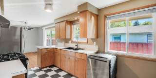 Charming 3 bed, 1.5 bath rental home in Milwaukie! Charming 3 bed, 1.5 bath rental home in Milwaukie! Gallery 5