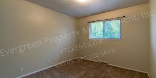 3-Bedroom Home Near Dining and Shopping Gallery 16