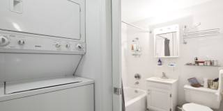 271 W 22nd St Gallery 9