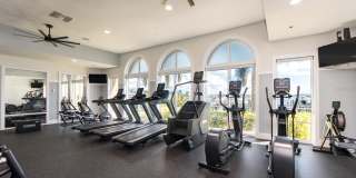 521 MANDALAY AVENUE Gallery 34