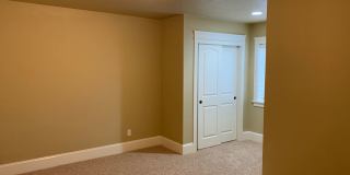 COMING SOON! GORGEOUS Townhome...  LOCATION , LOCATION near Peace Health Hospital Gallery 24