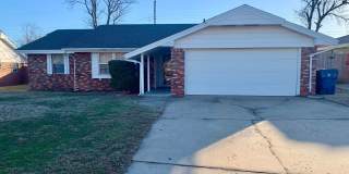 3 Bed, 2 Bath Home in the Village! Gallery 1