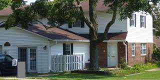 COMING SOON! Beautiful All Electric Townhome! Converted Garage, W/D, Small Pets Ok! Gallery 1