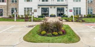 Vanguard Crossing Gallery 60