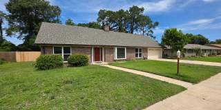 Beautifully renovated 4BR/3BA home close to NAS and beaches Gallery 4