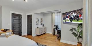 Gorgeous FULLY FURNISHED Home Just Off Charlotte Ave. Gallery 51