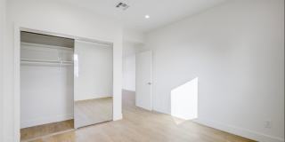 5639 Riverton Ave Gallery 20