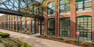 Water View 2BR/2BA Apartment with Central Air – Thermos on the Thames, Norwich, CT Gallery 1
