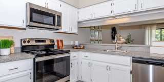 Spring Valley Apartments Gallery 22