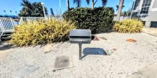 Seasonal/short term 2/2 vacation condo close to Anna Maria Gallery 49