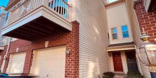 46375 PRYOR Square Gallery 1