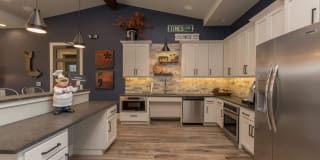 Hunters Crossing Gallery 19