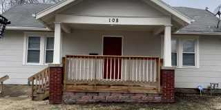 108 S Hawthorne Avenue Gallery 1