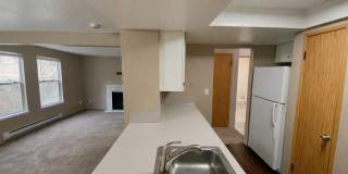 2 Week Special - 3BR Home w/ Garage, Yard & Fireplace Gallery 5