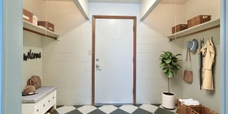 The Hudson Gallery 6