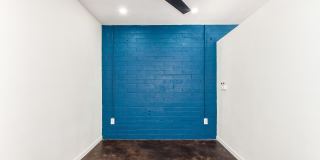 2402 W WELDON Avenue Gallery 8