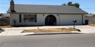 Spacious Single-Story Home with Large Lot & No HOA Gallery 1