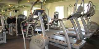 Fully furnished 1 bedroom condo and office - Short Term Rental! Gallery 21