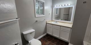 4 bed 2 bath house in Edmond, OK next to UCO campus Gallery 44